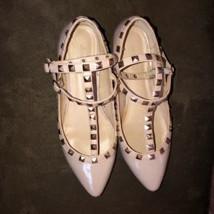 Nude”Rock Stud” studded flats